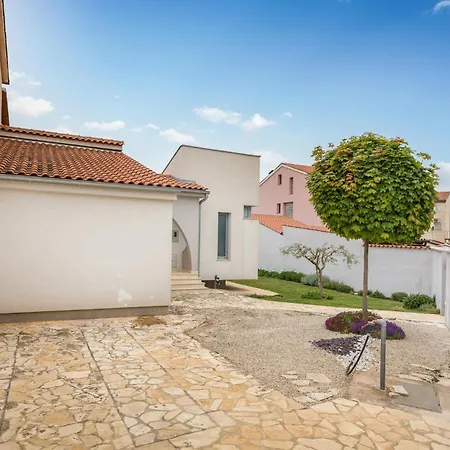 Dom wakacyjny Beautiful In With Kitchen *