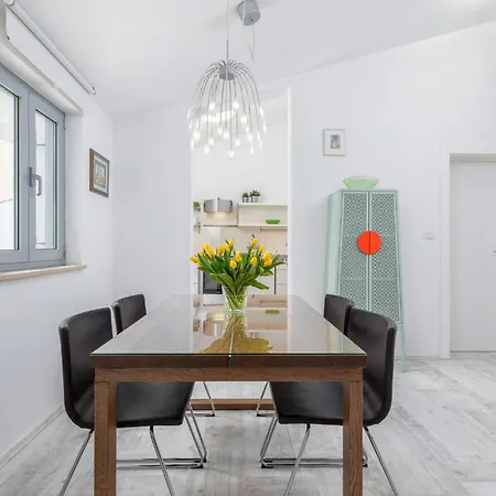 Beautiful In With Kitchen Dom wakacyjny