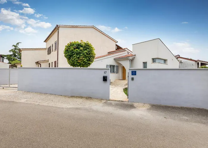 Beautiful In With Kitchen * Štinjan