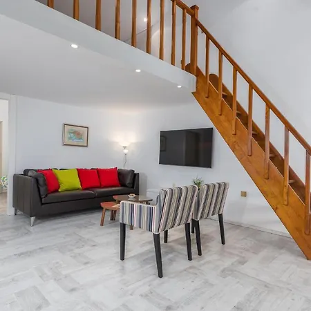 1 Bedroom Awesome In Сasa de vacaciones Štinjan